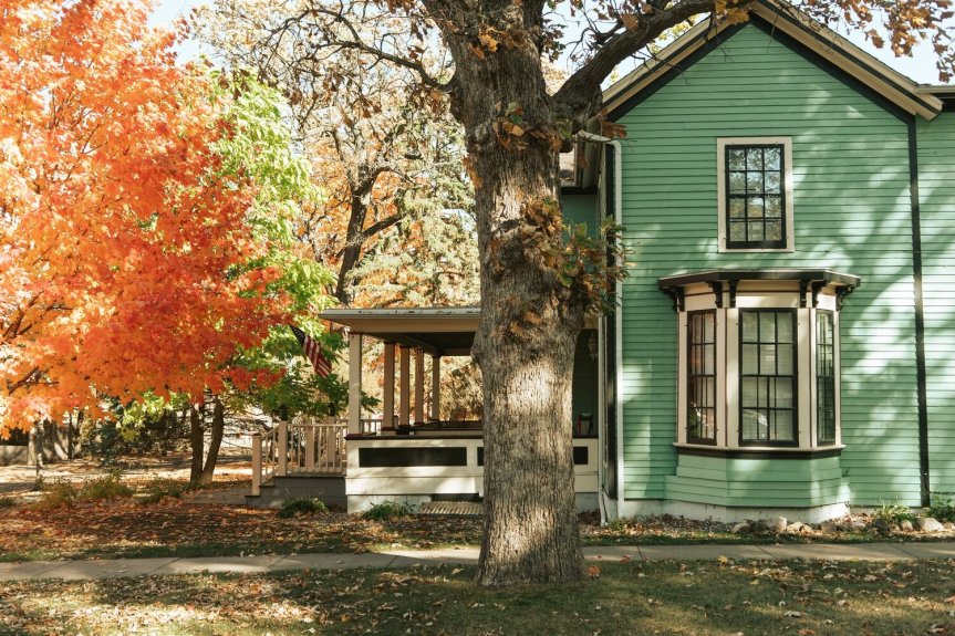 7 THINGS YOU HAVE TO CHECK IN YOUR HOUSE BEFORE ROLLING INTO AN AUTUMN&nbsp;SEASON